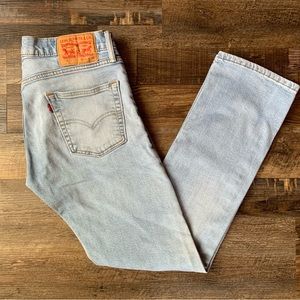 NEW! Men’s Levi’s 513 Straight Leg jeans